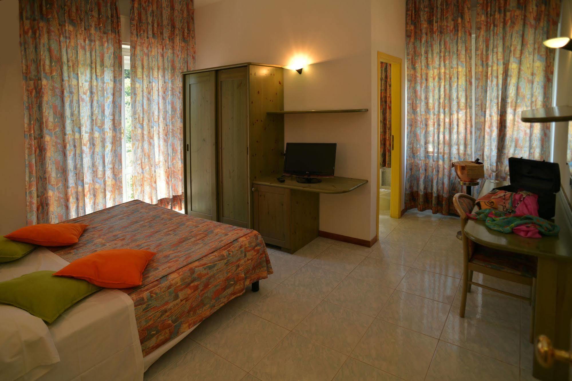 Hotel Salus Sant'Andrea Bagni Dış mekan fotoğraf
